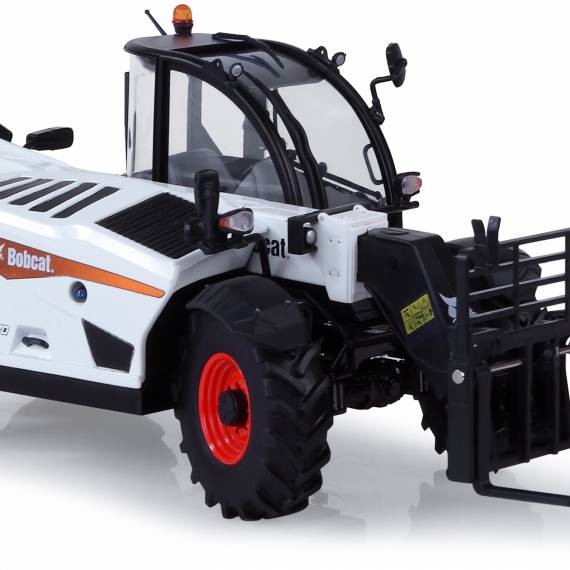 BOBCAT agricultural telehandler for rent